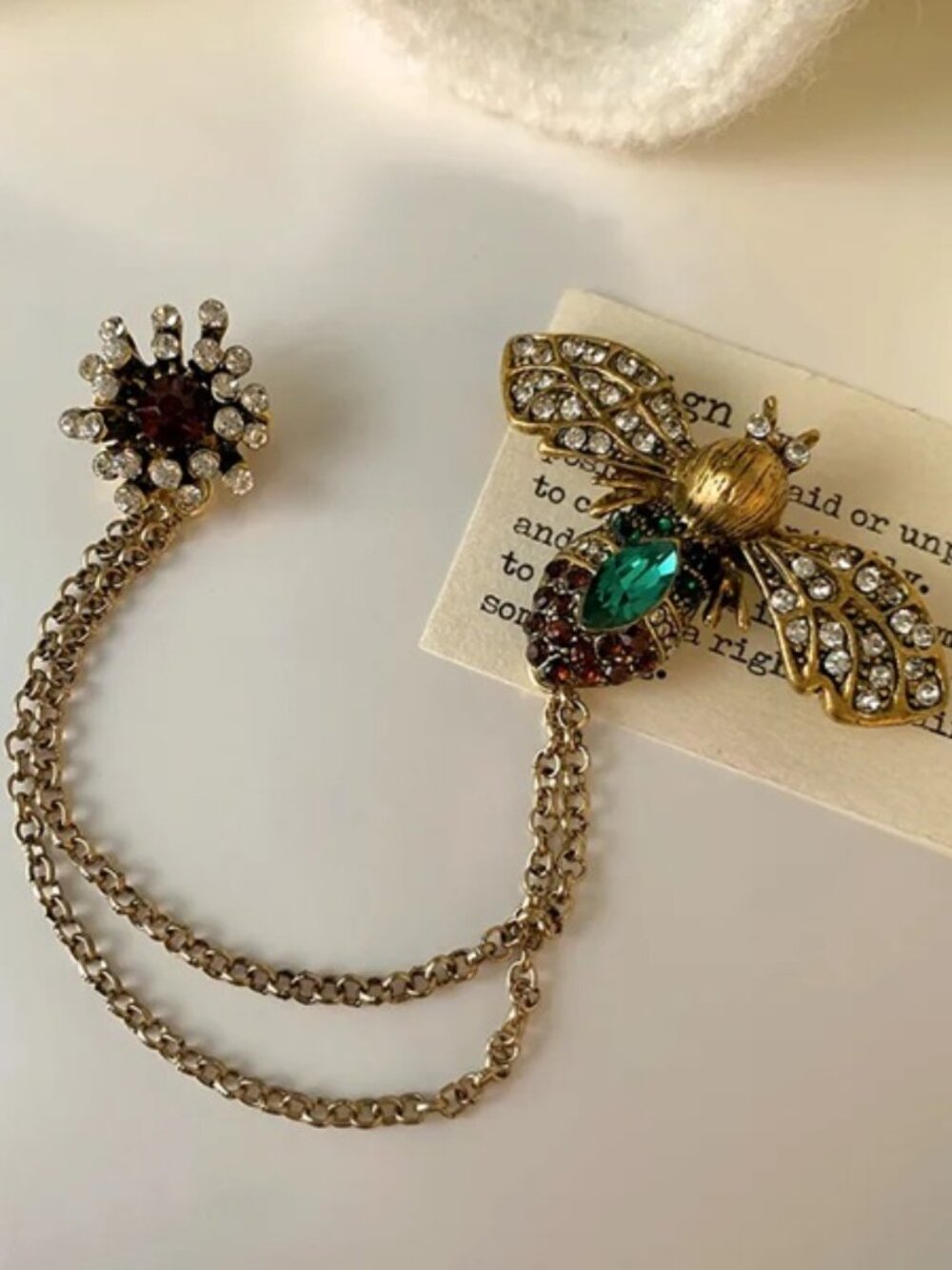 DESIGNER Retro Burnished Gold Queen Bee Clear/Red/Green Crystal Double Brooch - Picture 3 of 4